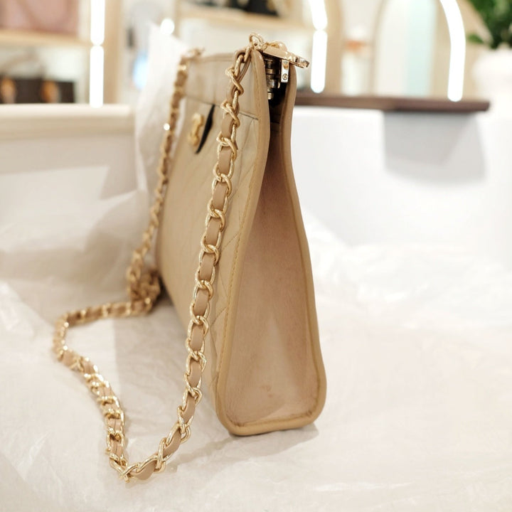 Chanel vintage beige pouch+chain