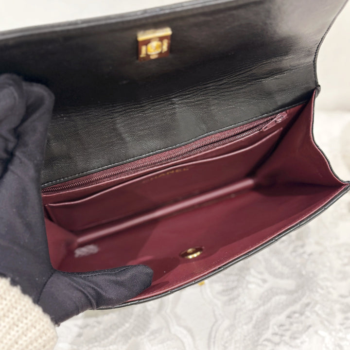 Chanel vintage CC logo shoulder bag