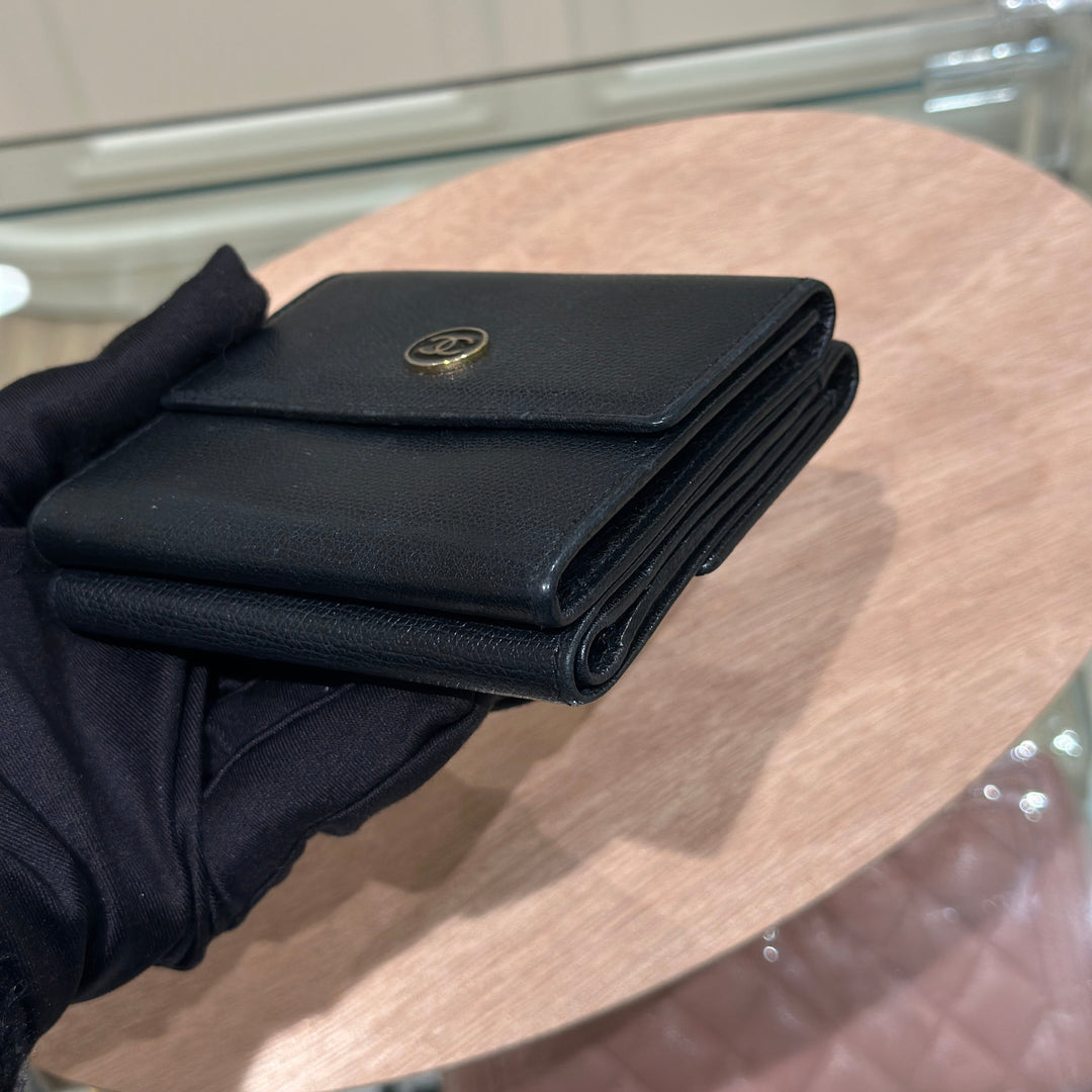 Chanel vintage caviar wallet