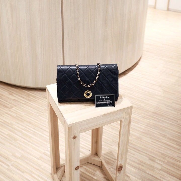 Chanel vintage flap bag (navy)