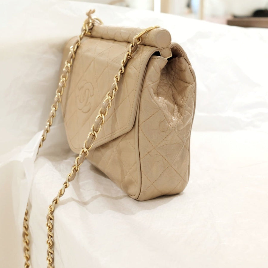 Chanel vintage tassel flap chain bag