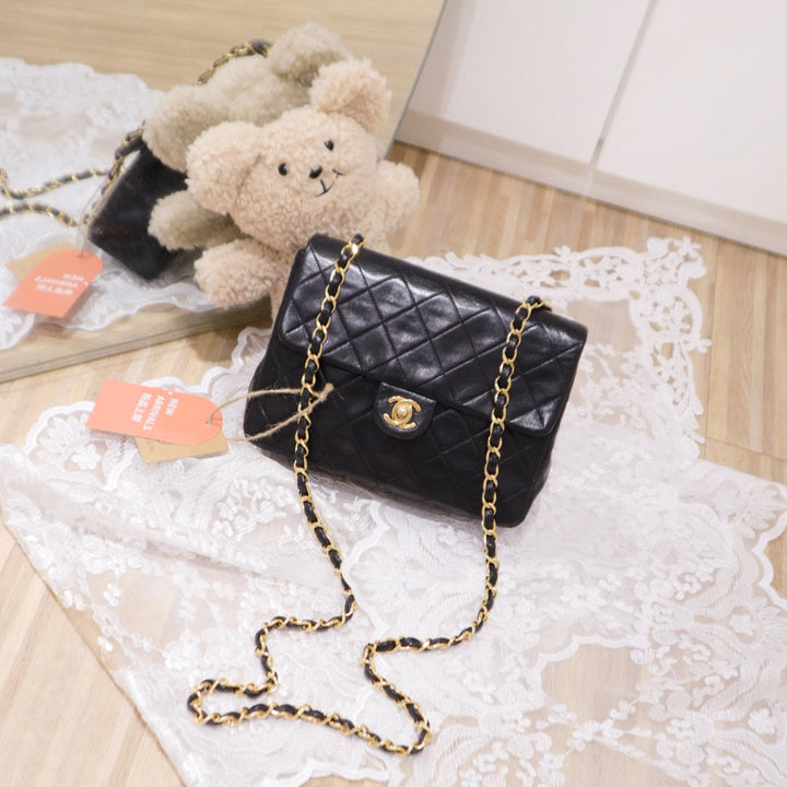 Chanel vintage mini classic flap 20cm
