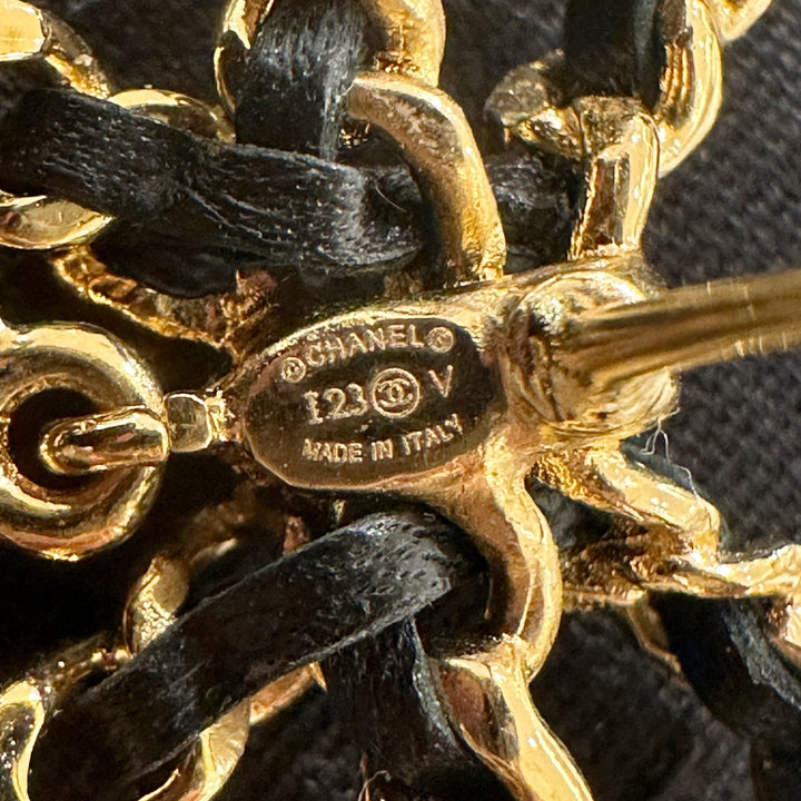 Chanel 23V earring