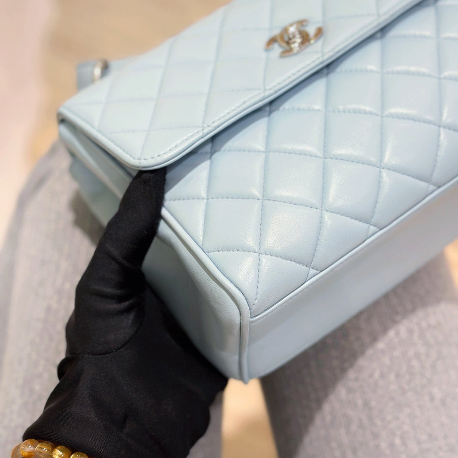 Chanel vintage kelly handbag(baby blue)