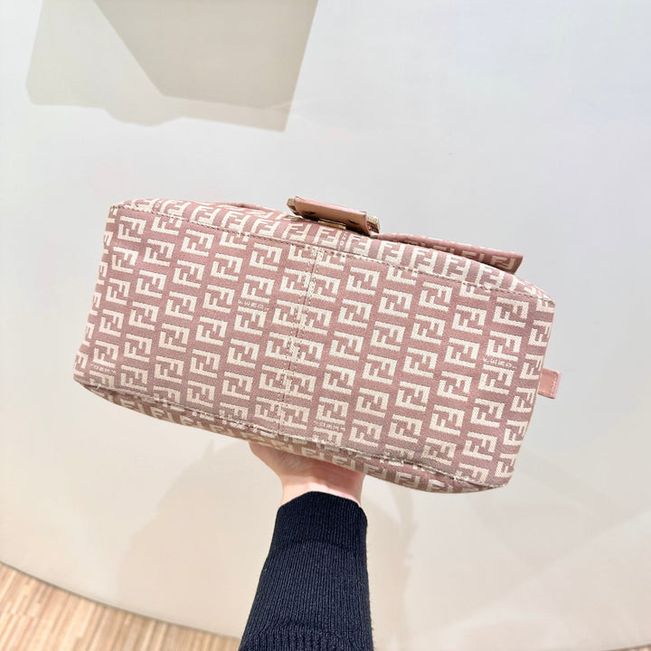 Fendi vintage baguette bag
