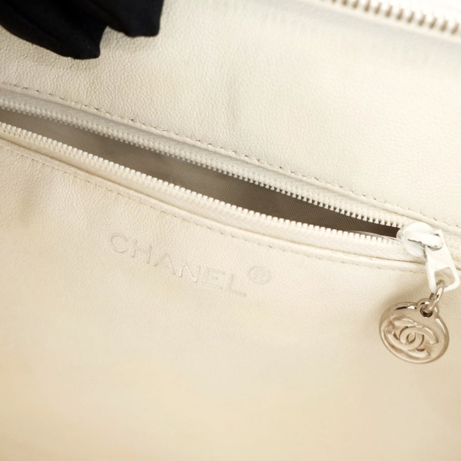 Chanel vintage caviar chain bag