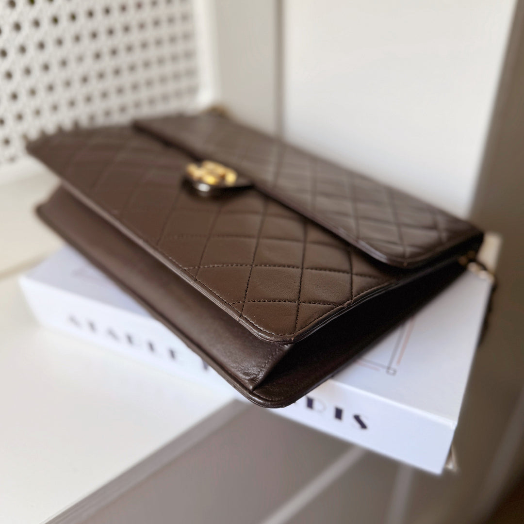 Chanel vintage woc flap chain bag （brown）