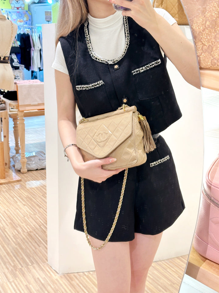 Chanel vintage tassel flap chain bag