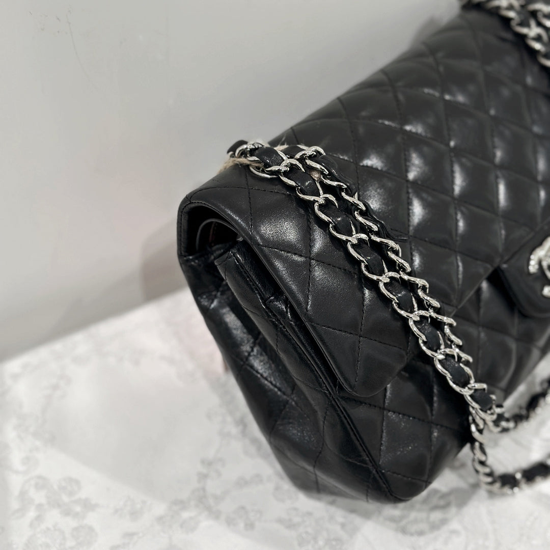 Chanel Lambskin Class Flap 25 （黑銀）