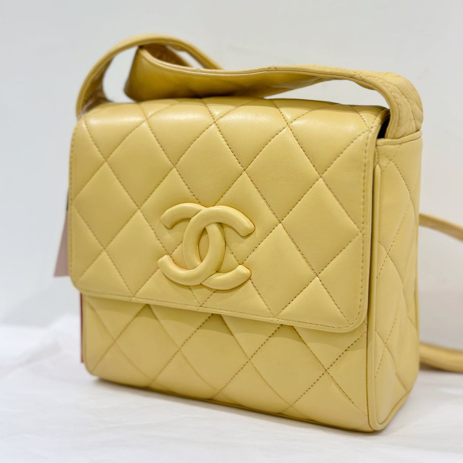 Chanel vintage lambskin shoulder bag