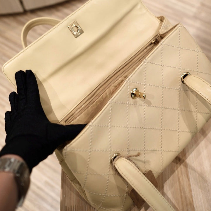 Chanel vintage flap tote bag