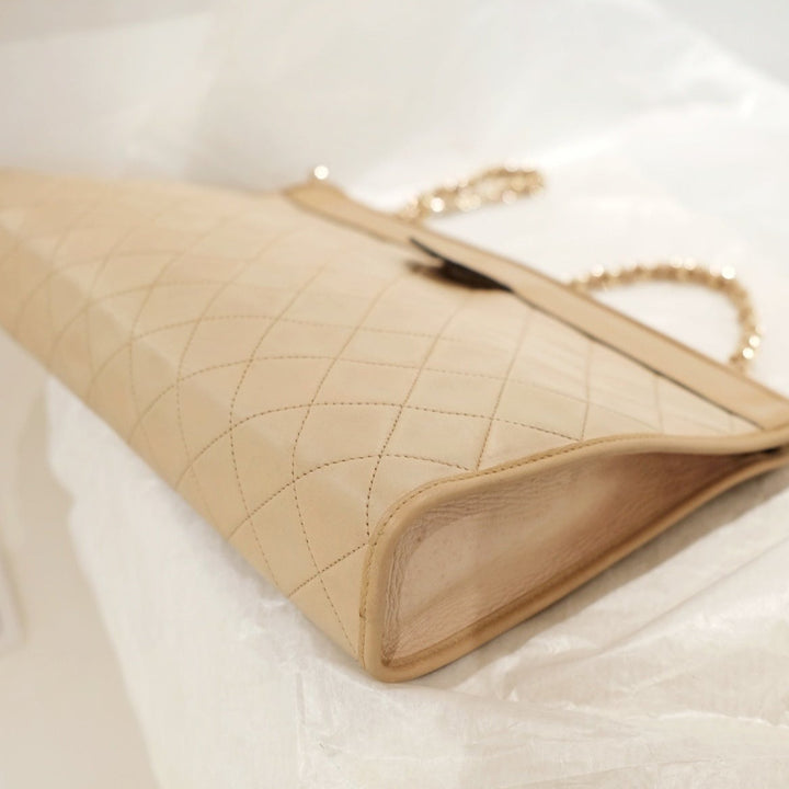 Chanel vintage beige pouch+chain