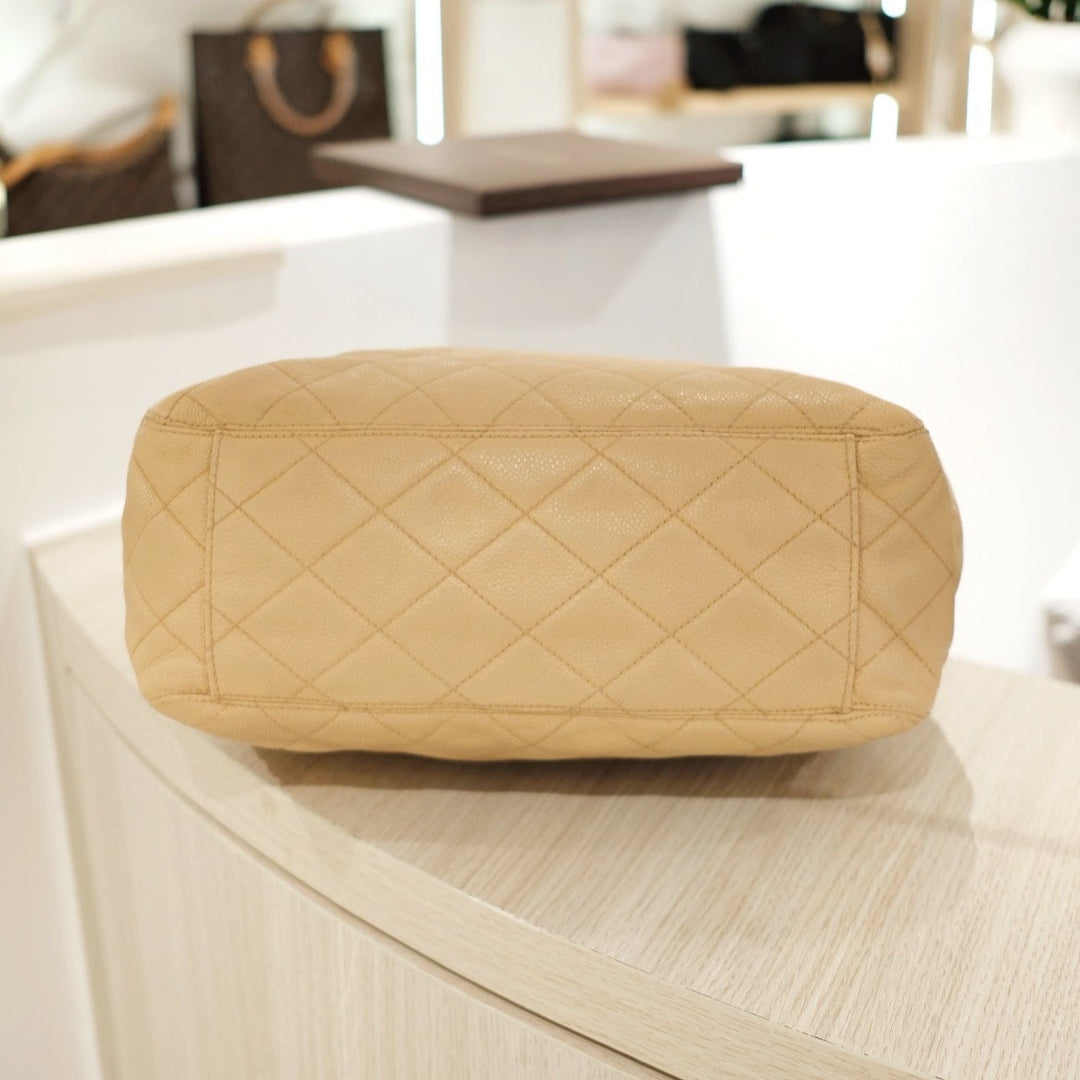 Chanel vintage cowhide tote bag