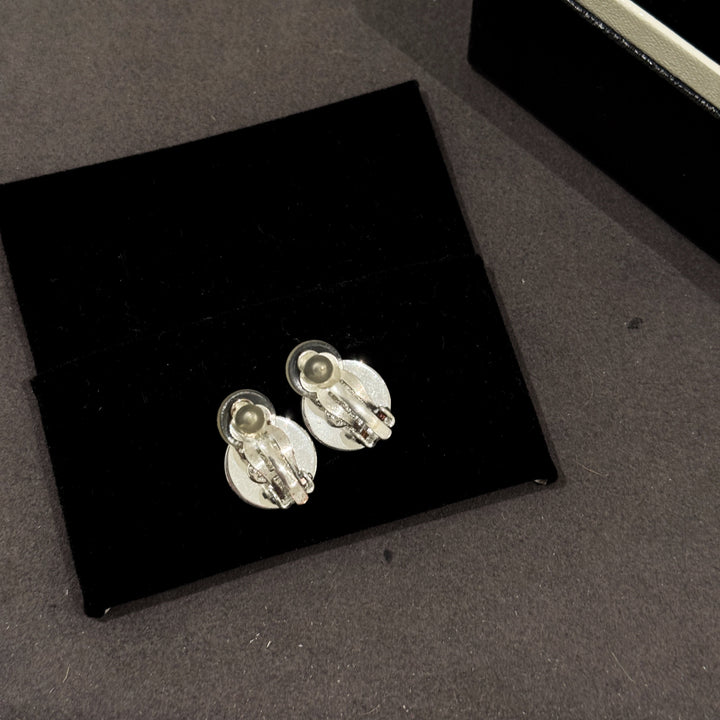Chanel Vintage Ear clip