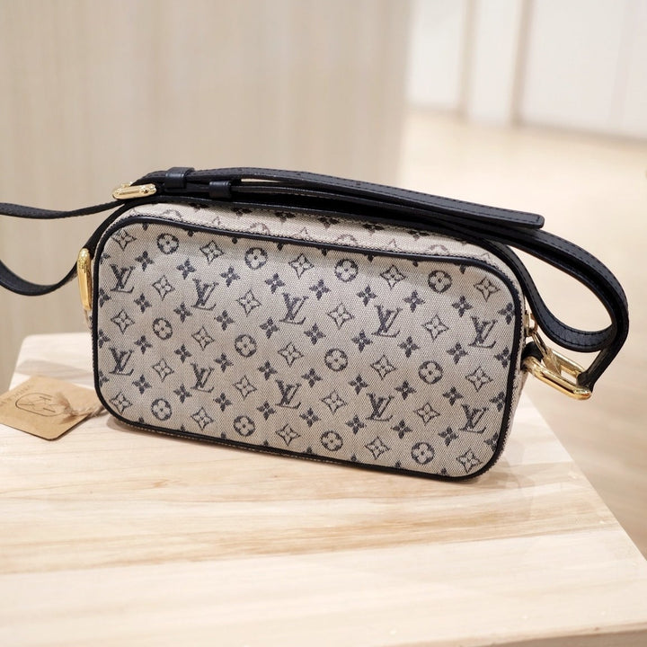 Lv vintage juliette shoulder bag