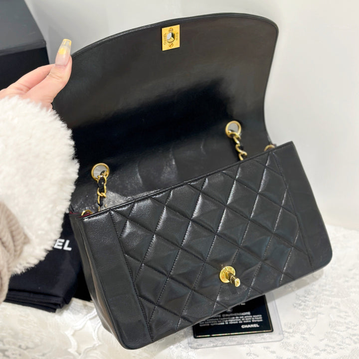 Chanel vintage diana 25cm