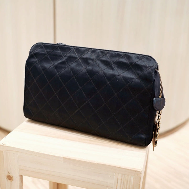 Chanel vintage silk clutch+chain