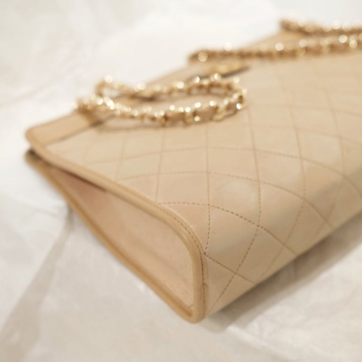 Chanel vintage beige pouch+chain