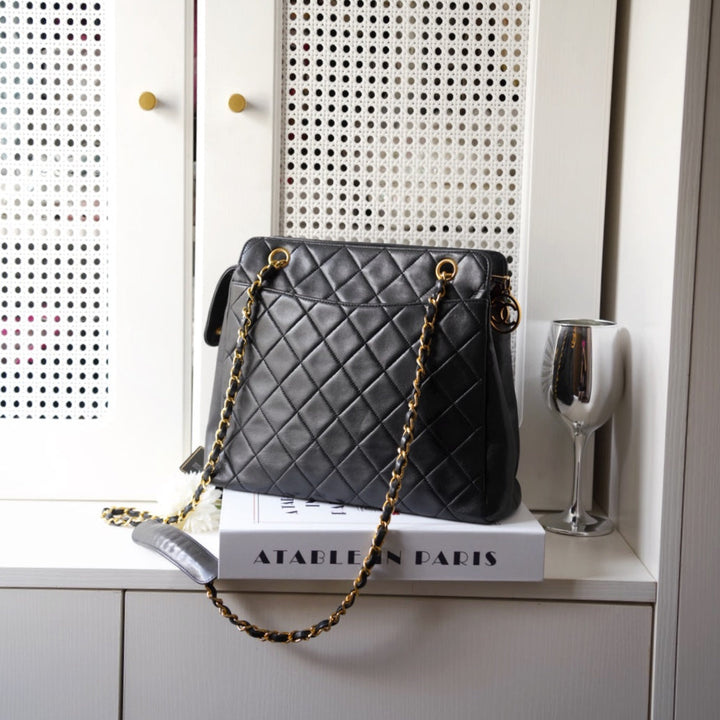 Chanel vintage CC quilted leather chain shoulder bag