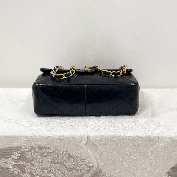 Chanel vintage mini classic flap 20cm
