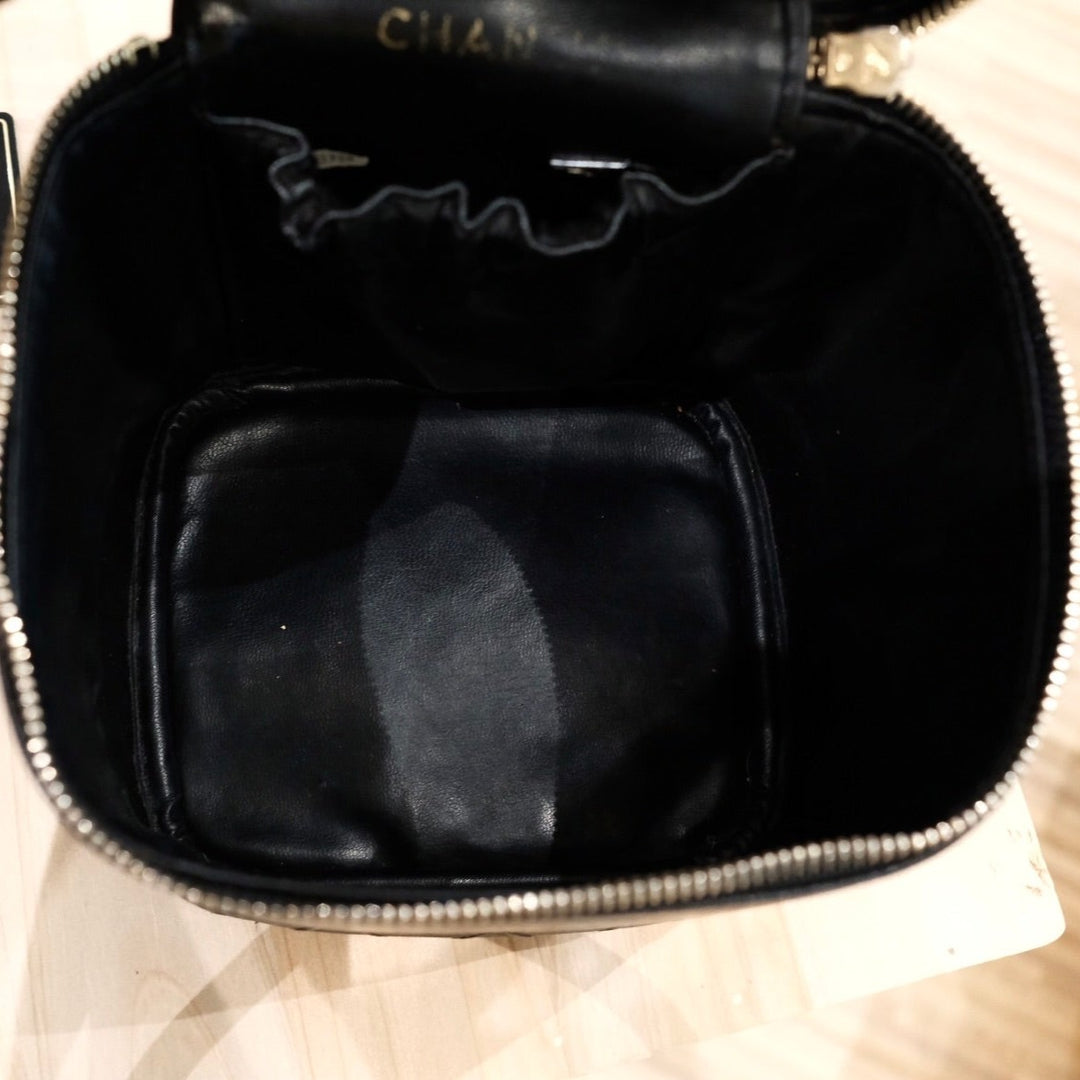 Chanel vintage lambskin wash handbag
