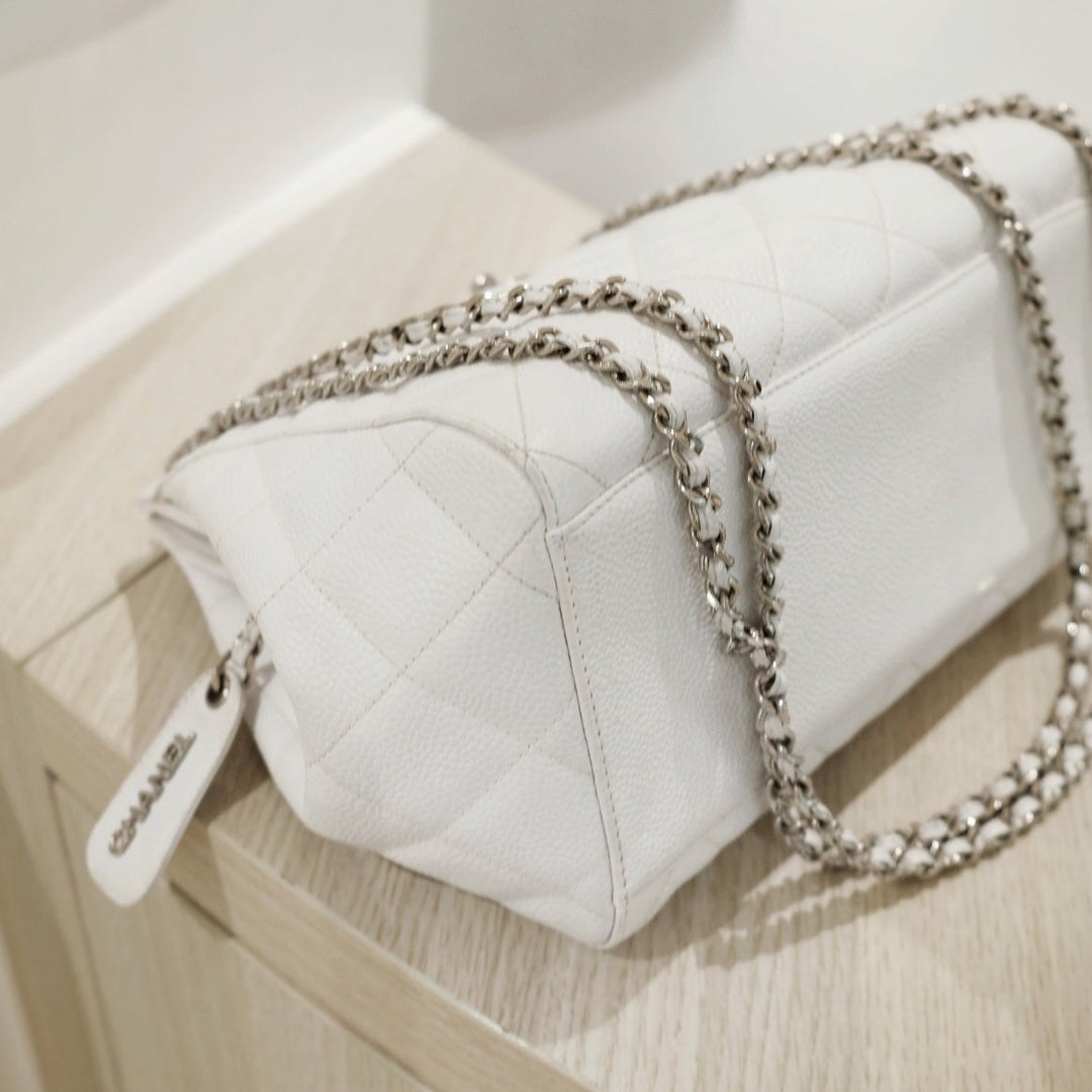 Chanel vintage caviar chain bag