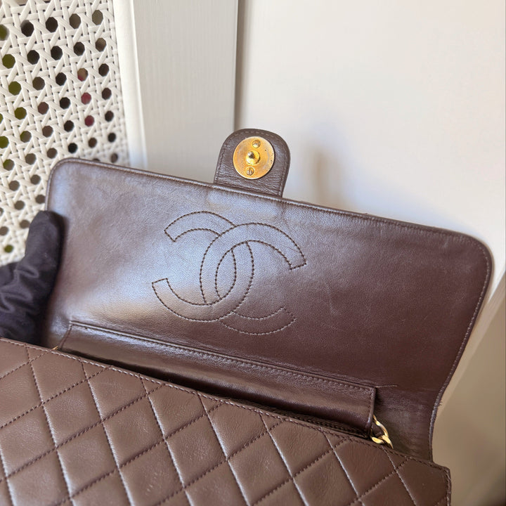 Chanel vintage woc flap chain bag （brown）