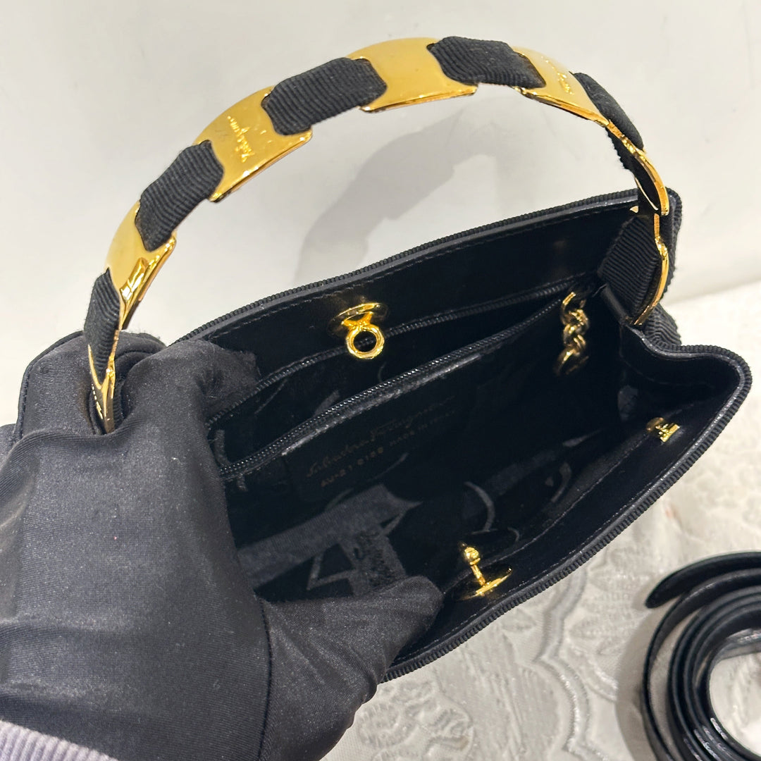 Ferragamo vintage logo handle Canvas 2way bag(black)