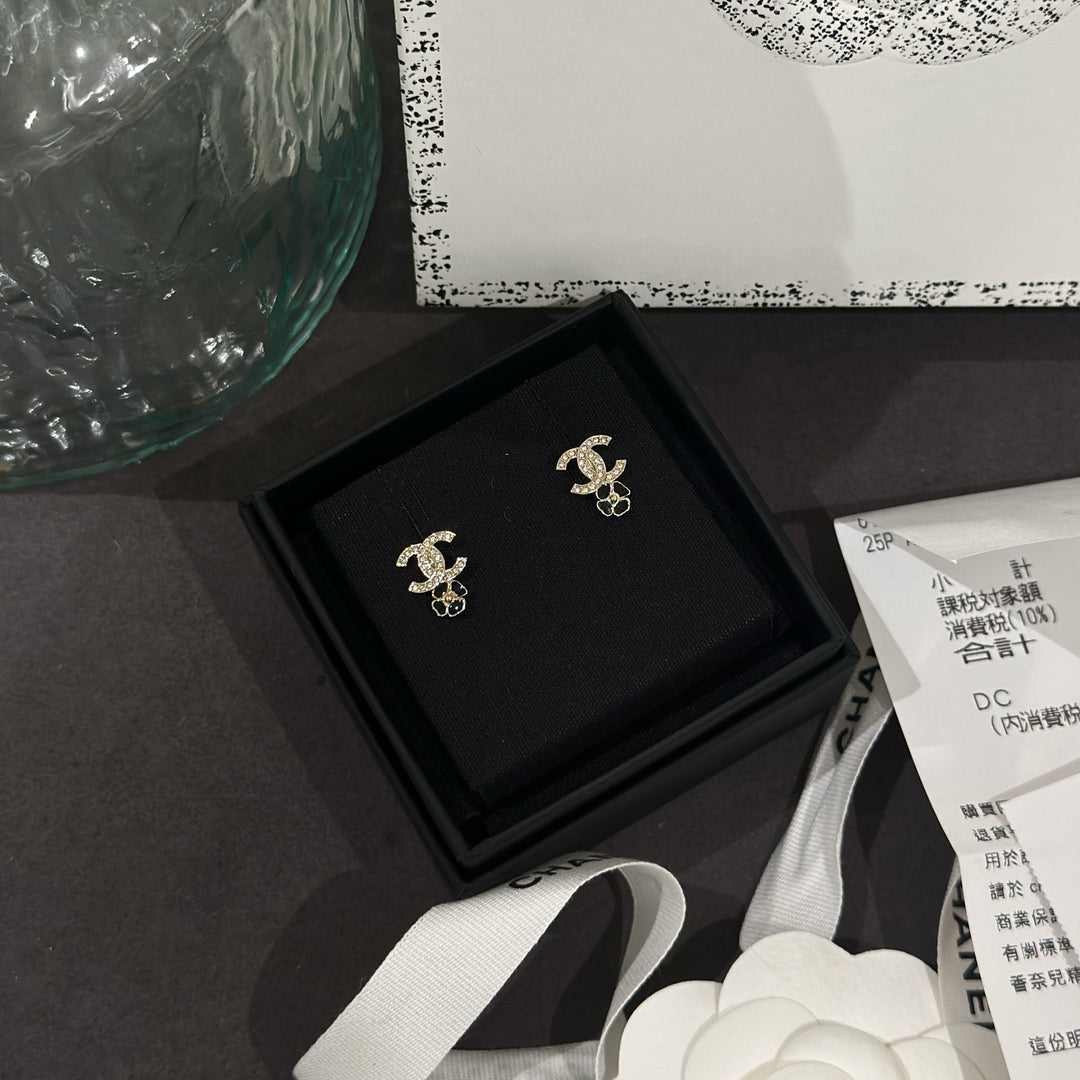 Chanel 25P earrings