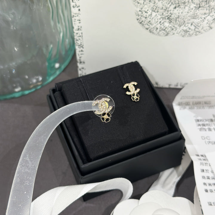 Chanel 25P earrings