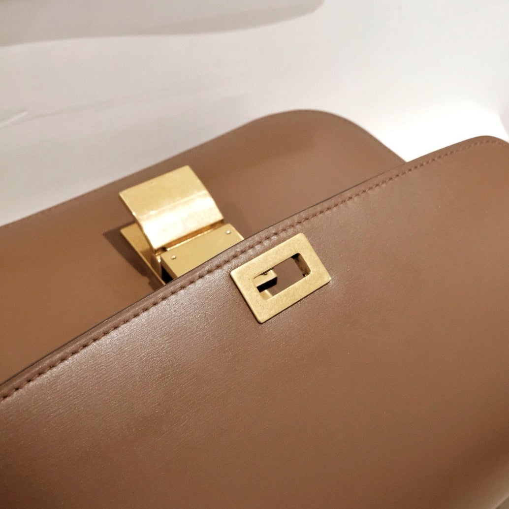 Celine classic box medium