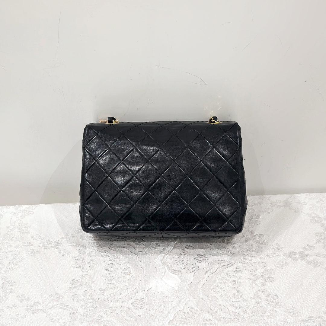 Chanel vintage mini classic flap 20cm