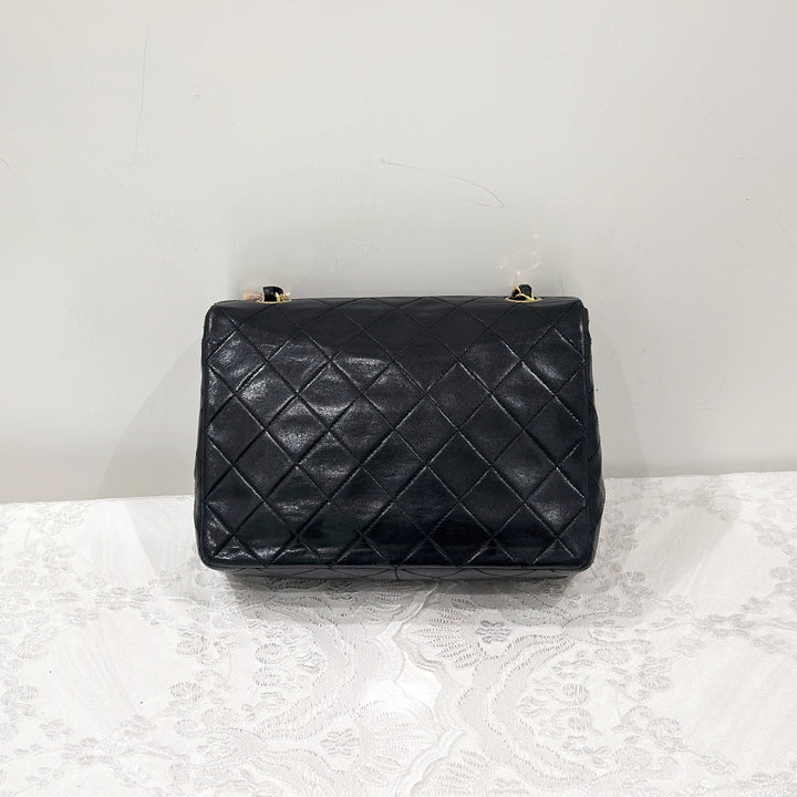 Chanel vintage mini classic flap 20cm