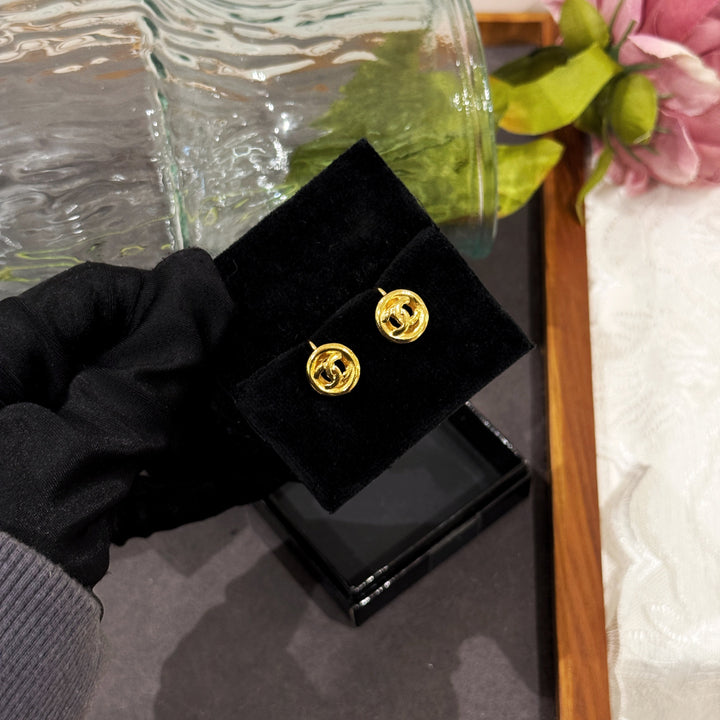 Chanel Vintage Ear clip