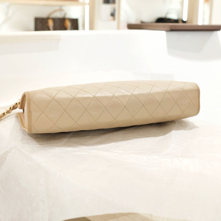 Chanel vintage beige pouch+chain