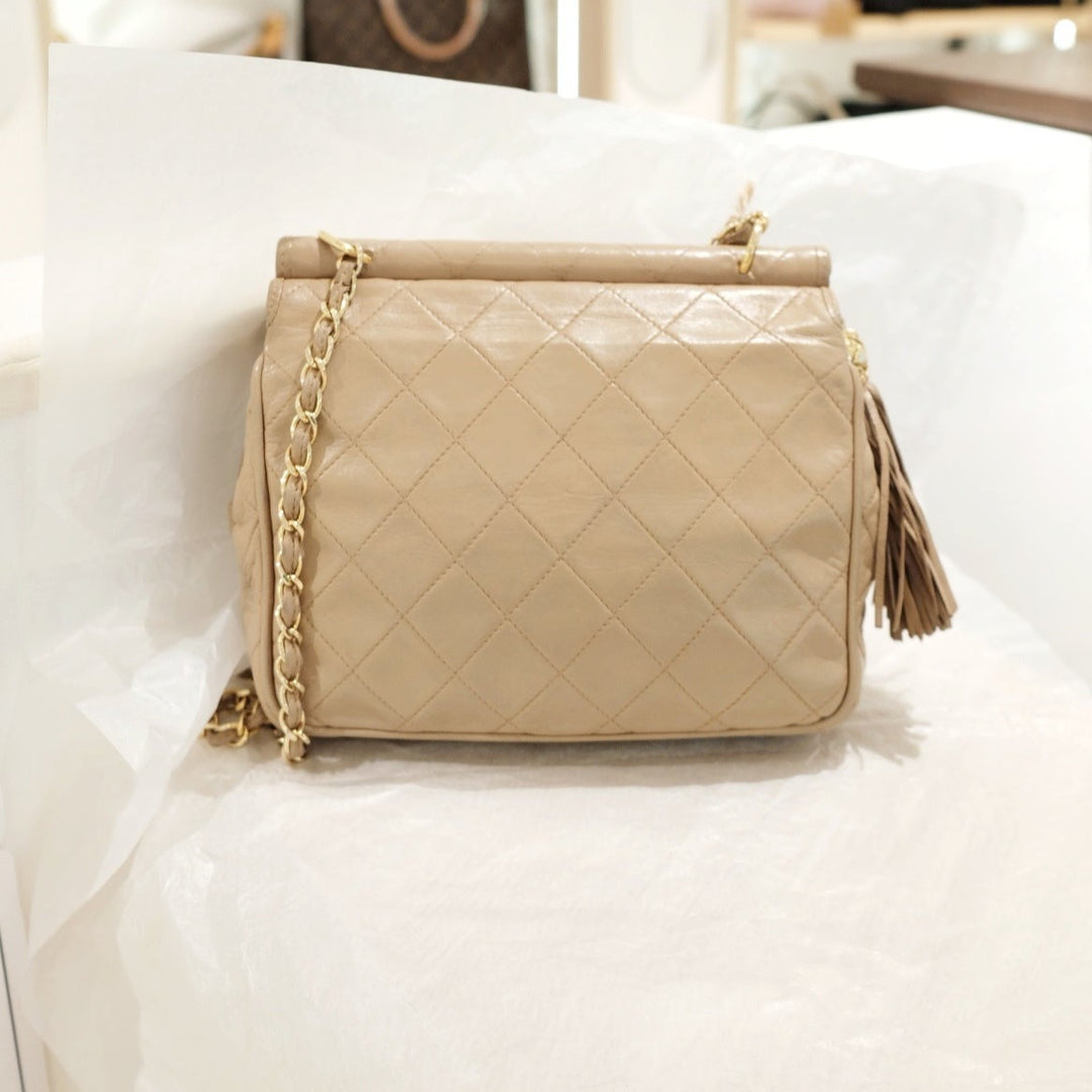 Chanel vintage tassel flap chain bag