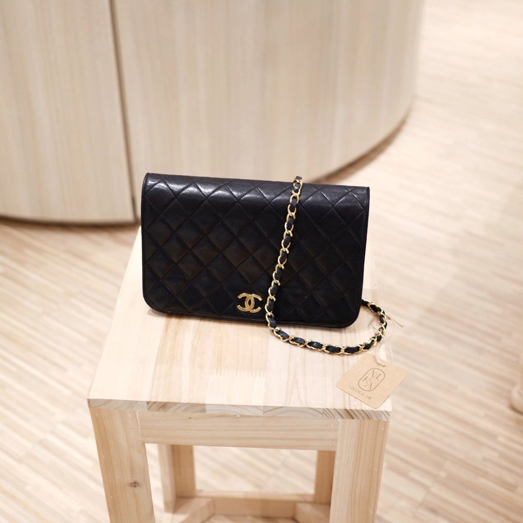 Chanel vintage woc flap bag