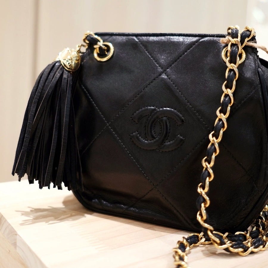 Chanel vintage auth chain matelasse bag