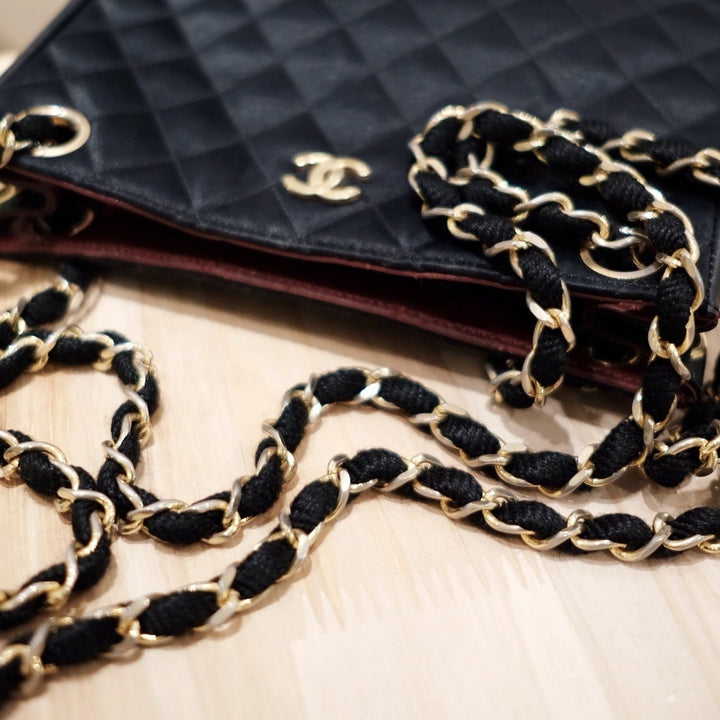 Chanel vintage shoulder bag