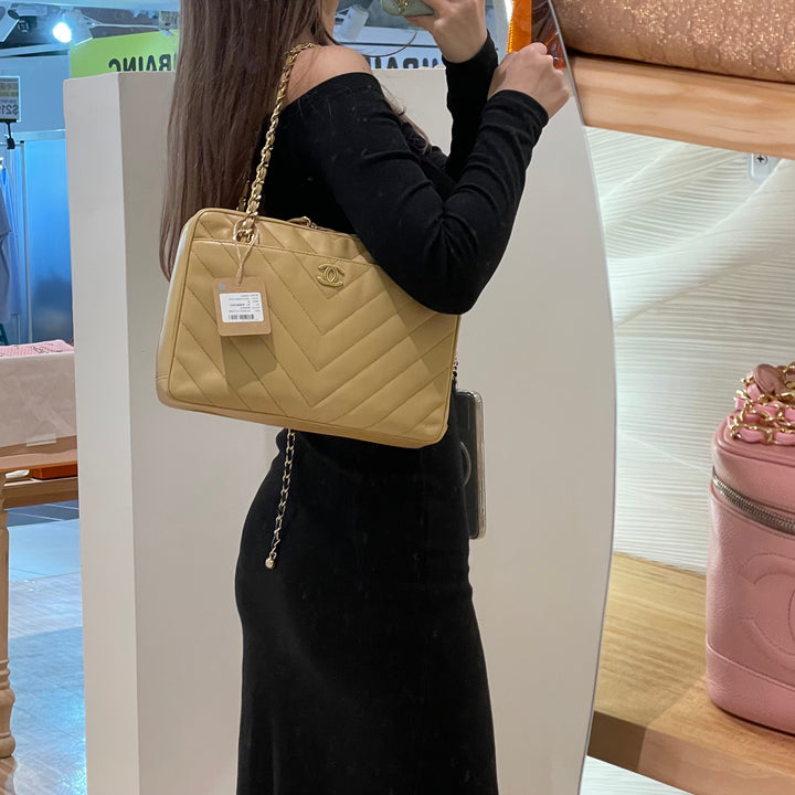 Chanel vintage v shape tote bag