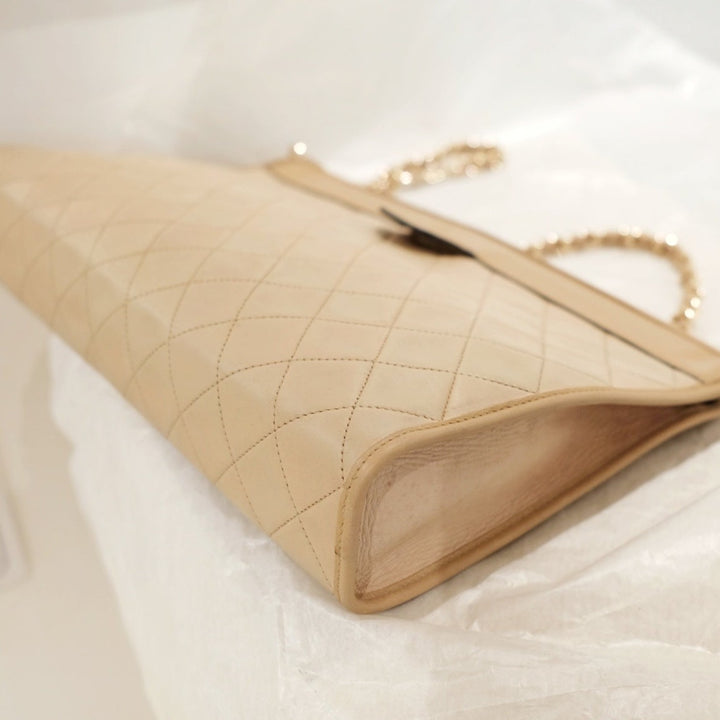 Chanel vintage beige pouch+chain