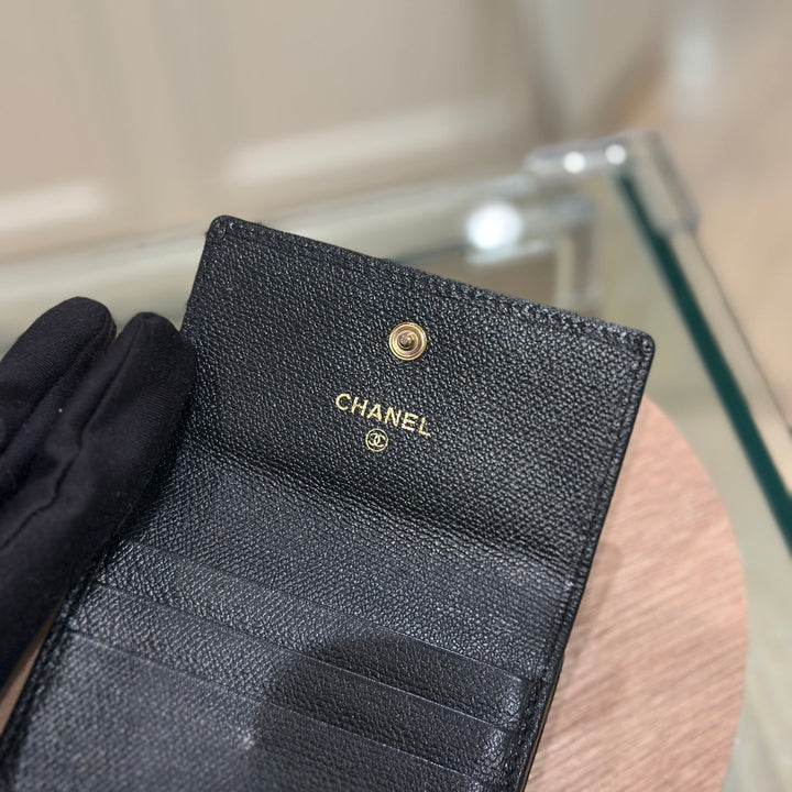 Chanel vintage caviar wallet