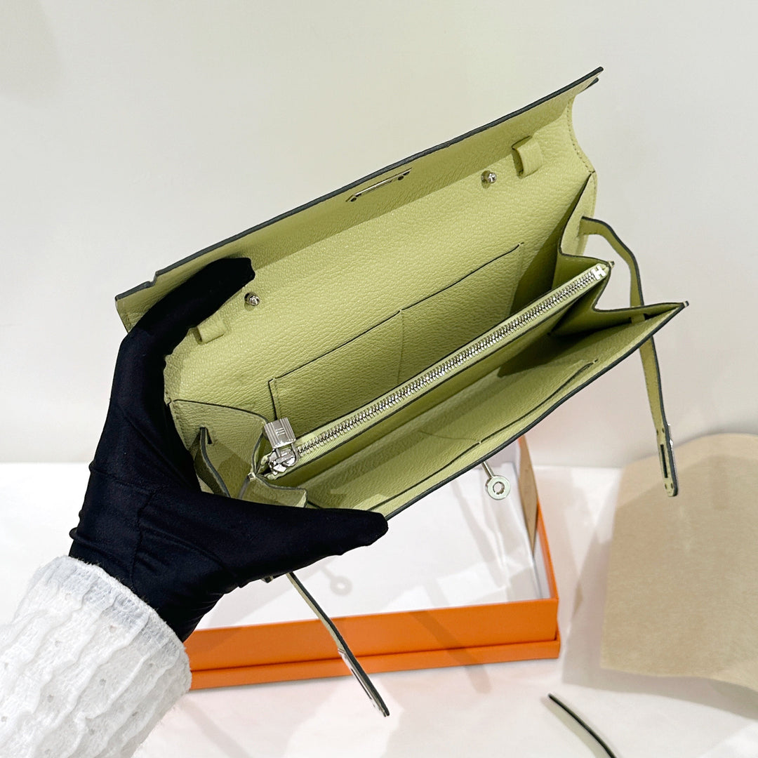 Hermes kelly to go