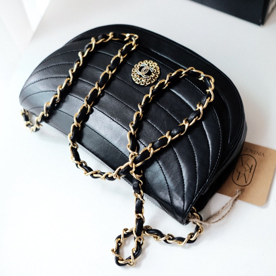 Chanel vintage crossbody flap bag