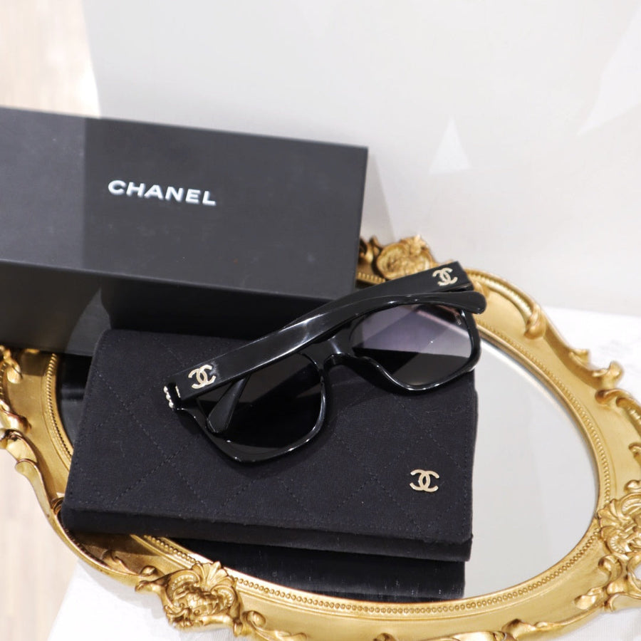 Chanel classic cc logo sunglasses