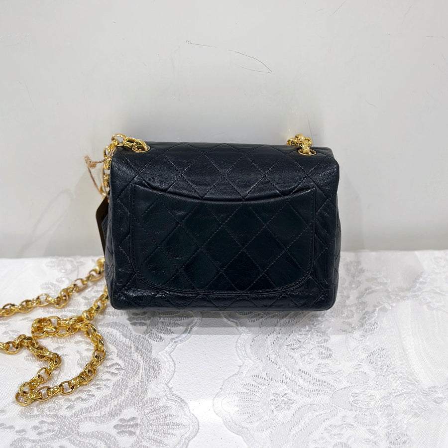 Chanel vintage mini classic flap 18cm