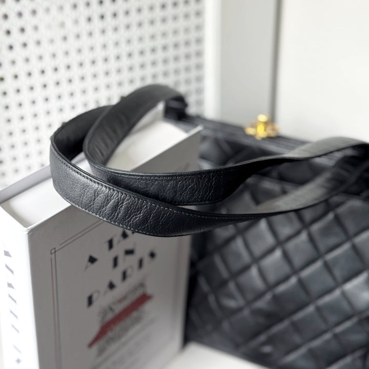Chanel vintage Caviar Tote Bag