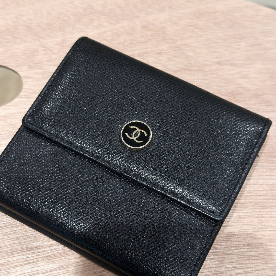 Chanel vintage caviar wallet