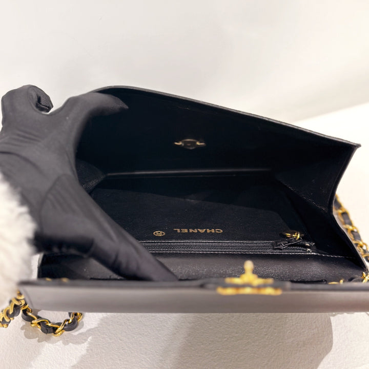 Chanel vintage box chain bag