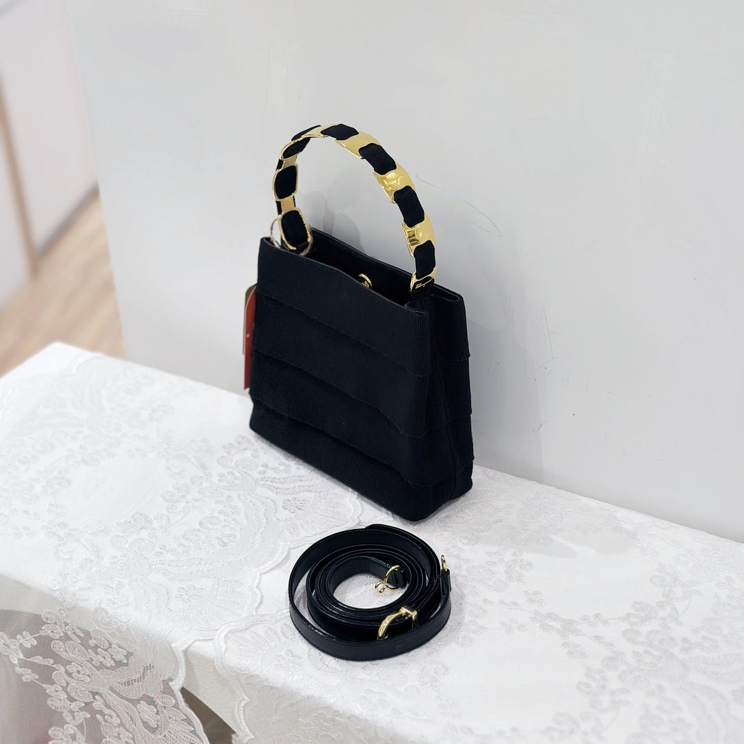 Ferragamo vintage logo handle Canvas 2way bag(black)